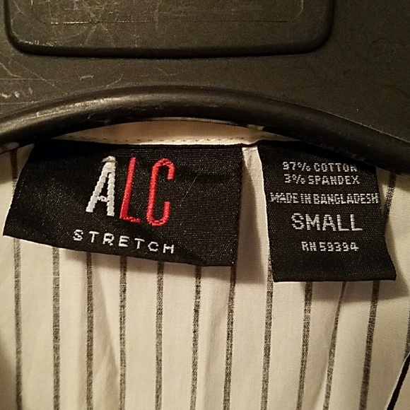 Button down blouse - Picture 2 of 4